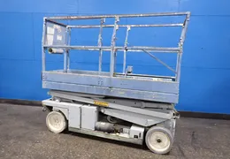 MAYVILLE ENGINEERING CO 800 LBS SCISSOR LIFT