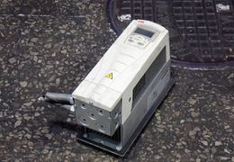 ABB VARIABLE FREQUENCY DRIVE (VFD)  -  ACS550-U1-012A-4