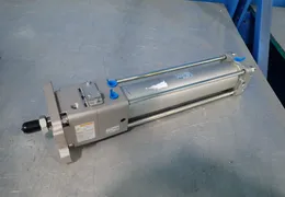 SMC 145 PSI HYDRAULIC CYLINDER   -  CDLA2F63-2520-D
