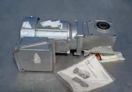 SUMITOMO DRIVE TECHNOLOGIES GEAR DRIVE   -  RNYMS01-1120C-AV15