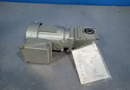 SUMITOMO DRIVE TECHNOLOGIES GEAR DRIVE   -  RNYMS01-1120Y-AV15