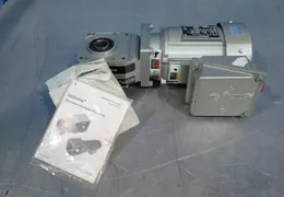 SUMITOMO DRIVE TECHNOLOGIES GEAR DRIVE   -  RNYMSO1-1120A-AV-40