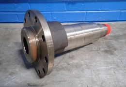 FLANGED SPINDLE