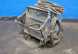 MILLER 300 A WELDER   -  GOLD STAR 302