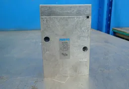 FESTO 0.95-10 BAR, 14.4-145 PSI PNEUMATIC VALVE  -  VL/O-3-3/4