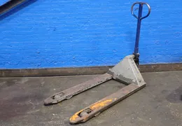 WESCO 5000 LBS PALLET JACK  -  272748