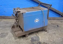 MILLER 450 AMPS WELDER   -  DELTAWELD 450