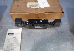 PARKER 150 PSI PNEUMATIC VALVE   -  B521ABB53C