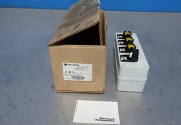 ALLEN BRADLEY CONTROL STATION  -  800F-HCF5F5F5G2
