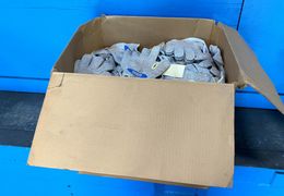 A SELL GLOVES