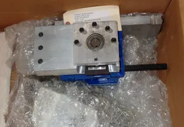 MOTOVARIO 30:1 GEAR REDUCER  -  NMRV 063