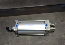 SMC 140 PSI CYLINDER   -  CS2D125-250