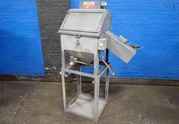 TRINCO 19" X 17" X  18" CHAMBER BLAST CABINET  -  20/88-ST