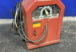 LINCOLN ELECTRIC 225 A WELDER  -  AC-225-5