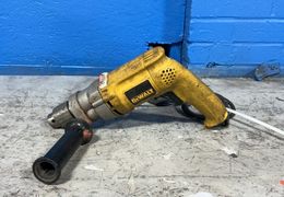 DEWALT INDUSTRIES DRILL  -  DW235G