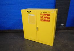 JUSTRITE 30 GAL FLAMMABLE LIQUID STORAGE CABINET