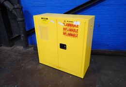 JUSTRITE 30 GAL FLAMMABLE LIQUID STORAGE CABINET