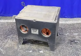 CYCLONE BLASTING SYSTEMS 22" X 13" X 18" TABLETOP ABRASIVE BLAST CABINET