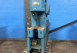 DENISON 8 TON HYDRAULIC PRESS  -  FG8C01C21A68S06
