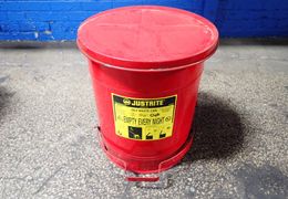 JUSTRITE 10 GAL OIL WASTE CAN   -  09300