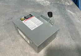 SQUARE D 30 AMPS GENERAL DUTY SAFETY SWITCH   -  DU321
