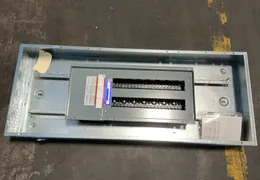 SQUARE D ELECTRIC 400 AMPS PANELBOARD   -  NQ442L4