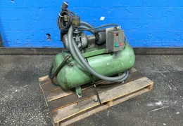 KARGARD INDUSTRIES 1-1/2 HP AIR COMPRESSOR  -  AF675
