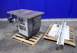 DELTA 40" X 27" TABLE SAW   -  36-R31X