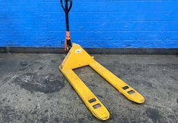 ULINE 5500 LBS PALLET JACK   -  H-1043