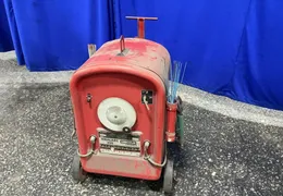 LINCOLN 250 A WELDER  -  IDEALARC 250