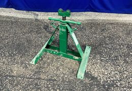 GREENLEE 2500 LBS SCREW TYPE REEL STAND  -  683