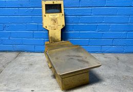 WEILER SCALE COMPANY 2.5 KG OVER UNDER SCALE  -  8801