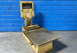 WEILER SCALE COMPANY 2.5 KG OVER UNDER SCALE  -  8801