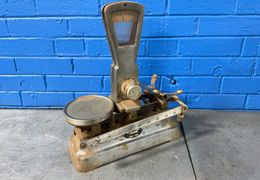 THE EXACT WEIGHT SCALE SCALE CO. 1 LB OVER UNDER SCALE  -  42
