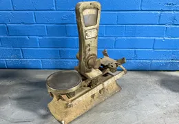 THE EXACT WEIGHT SCALE SCALE CO. 5 LBS OVER UNDER SCALE  -  100