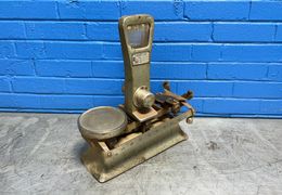 THE EXACT WEIGHT SCALE SCALE CO. 5 LBS OVER UNDER SCALE  -  100