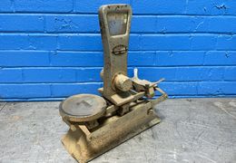 THE EXACT WEIGHT SCALE SCALE CO. 5 LBS OVER UNDER SCALE  -  100