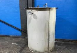 700 GALLONS S/S TANK