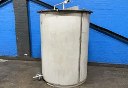 700 GALLONS S/S TANK
