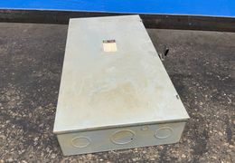 SQUARE D 400 A / 240 V GENERAL DUTY FUSIBLE SAFETY SWITCH  -  D325N