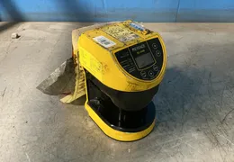 KEYENCE SAFETY LASER SCANNER  -  SZ-04M