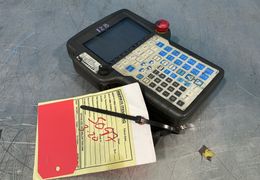 FANUC TEACH PENDANT  -  A05B-2301-C190
