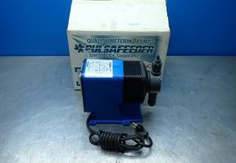 PULSAFEEDER 14GPD 100PSI METERING PUMP  -  LPK3MA-VTC1-500