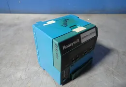HONEYWELL BURNER CONTROL  -  RM7890B1014