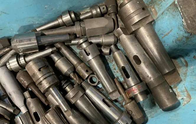 Dbt Tool Holders