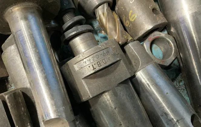 Dbt Tool Holders