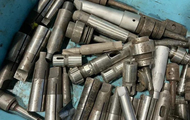 Dbt Tool Holders