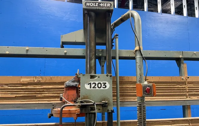 Holzer 75”x128” Vertical Panel Saw - 1203