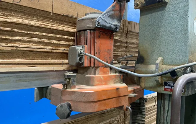 Holzer 75”x128” Vertical Panel Saw - 1203