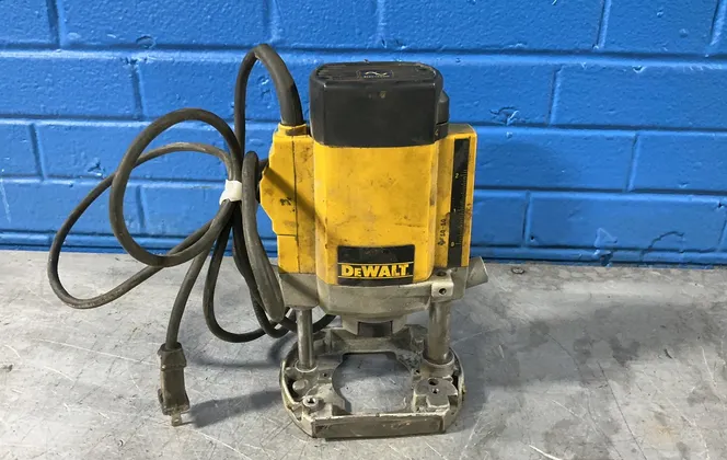 Dewalt Electric Plunge Cut Router - Dw615